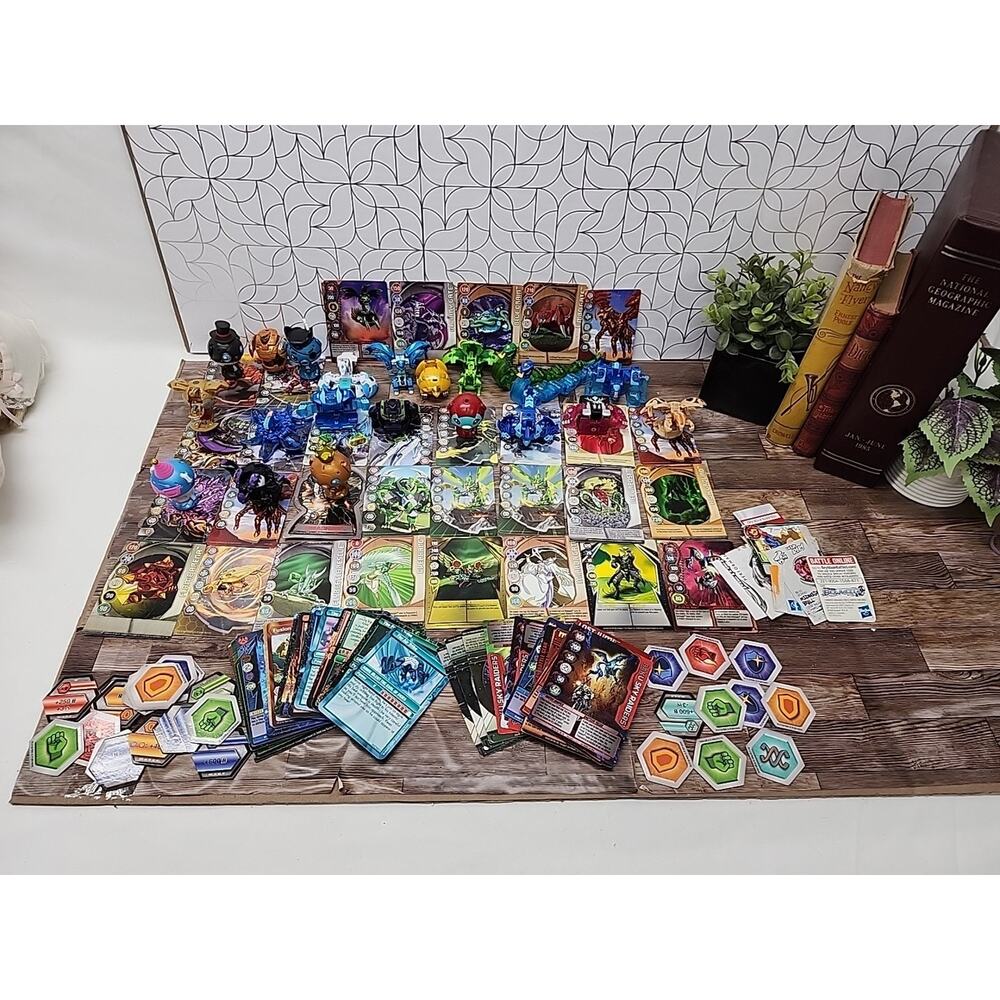 Bakugan Battle Brawlers Toys Action Figures Mixed Lot 20 Figures With Cards Vtg